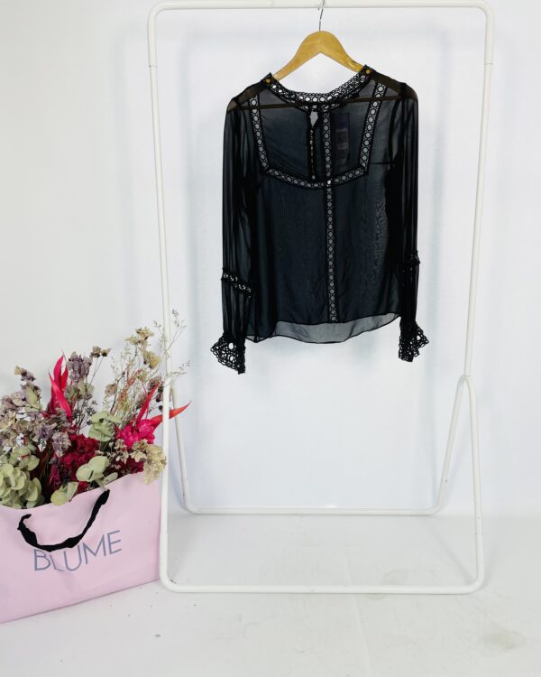 Bata preta com bordado ABRAND - P