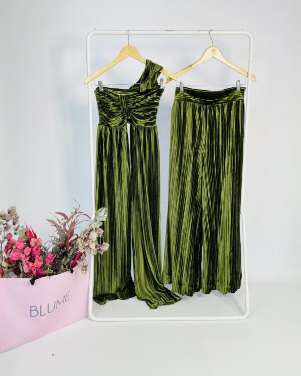 Conjunto calça e top verde esmeralda veludo GAIA Y PIETRA  - P  *nunca usado* - VENDIDO SISTEMA OTO