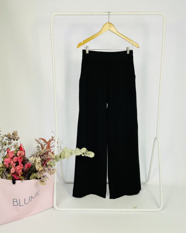 Calça preta pantalona com detalhe no cós ANNE FERNANDES - P - VENDIDO SISTEMA OTO