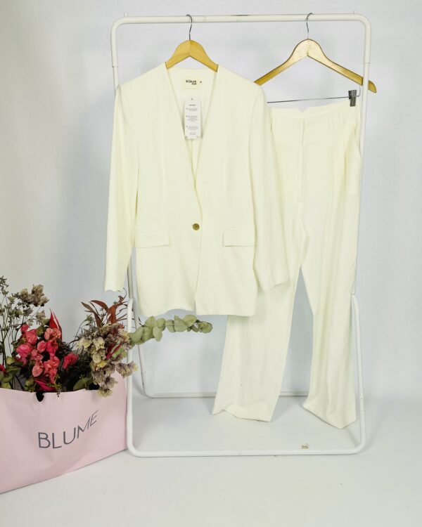Conjunto branco calça e blazer SKUNK- 40 - VENDIDO SISTEMA OTTO