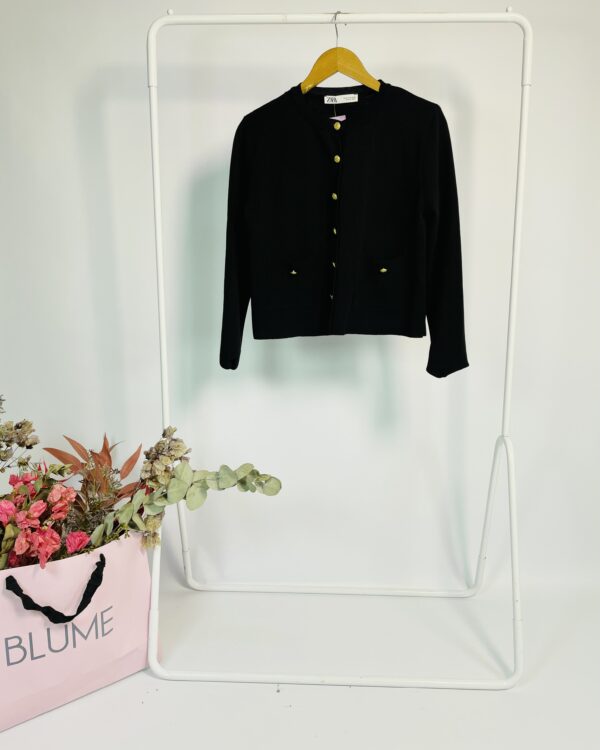 Cardigan preto tricot com botões dourados ZARA - M - VENDIDO SISTEMA OTO