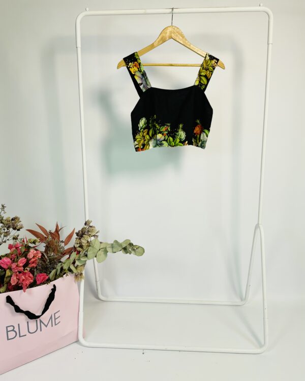 Cropped preto estampa floral colorida DRESS TO - P