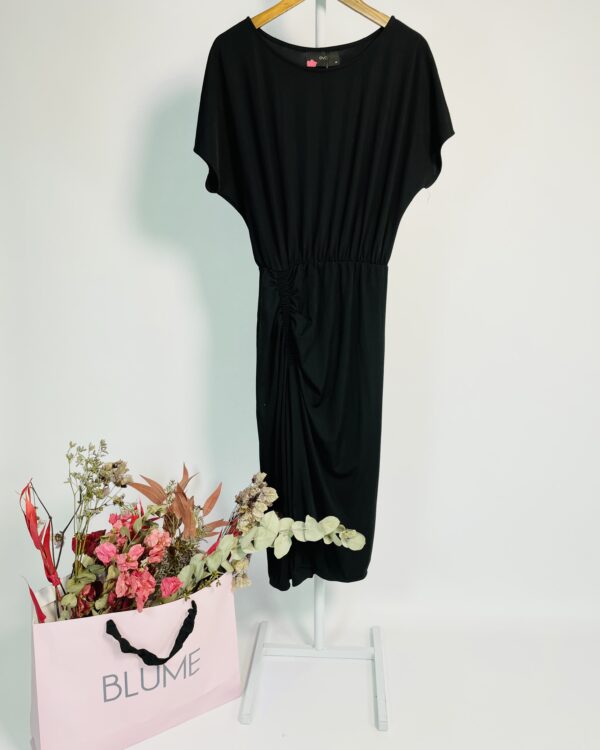Vestido midi preto drapeado EVA - P *nunca usado* - VENDIDO SISTEMA OTO
