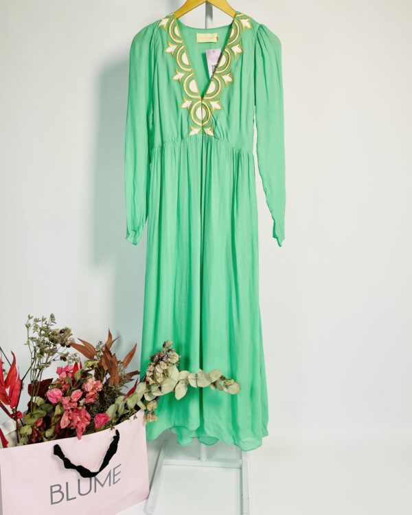 Vestido verde com bordados brancos e dourados CRIS BARROS - 36