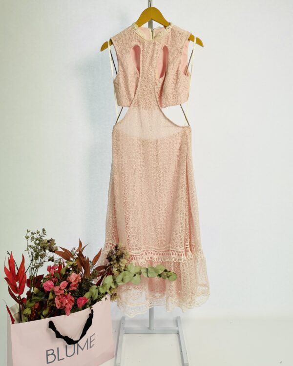 Vestido rosa claro com bordados sem manga NL BRAND - P