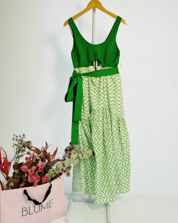 Vestido longo branco com busto e bordados verdes SCLUB - P - VENDIDO SISTEMA OTO