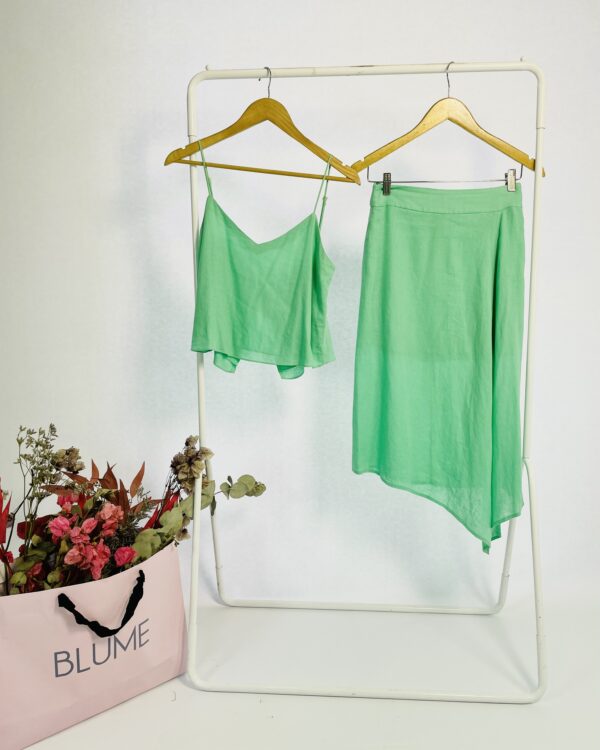 Conjunto linho cropped e saia midi verde com faixa de franjas VIX - PP - VENDIDO SISTEMA OTO
