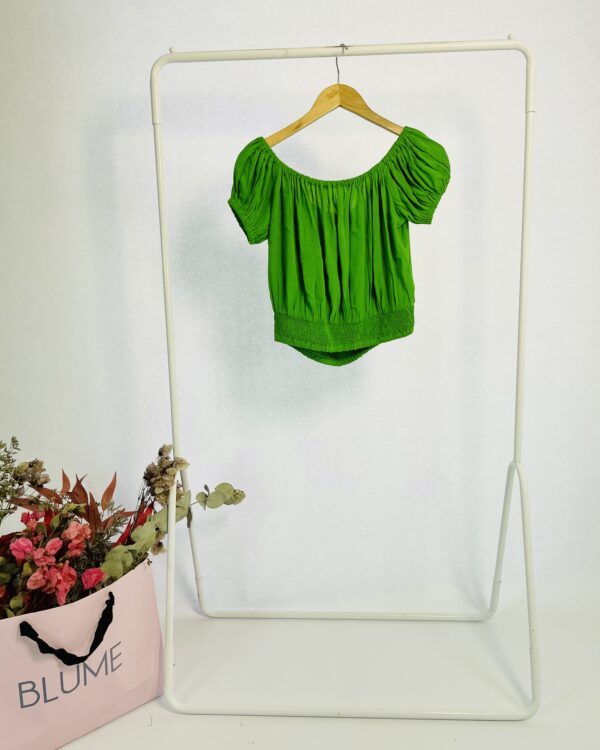 Blusa curta verde ombro a ombro com lastex na barra MARIA FILÓ - G *nunca usada*