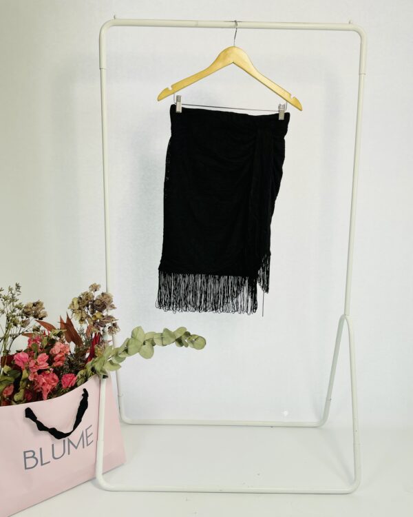 Saia curta tricot com franjas na barra MARIA FILÓ - M