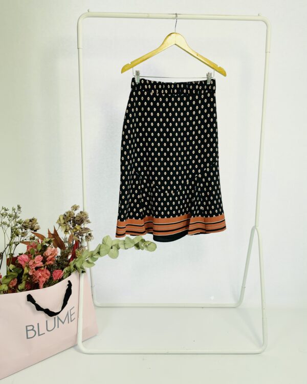 Saia midi azul marinho com estampa rosê MARIA FILÓ - P - VENDIDO SISTEMA OTO