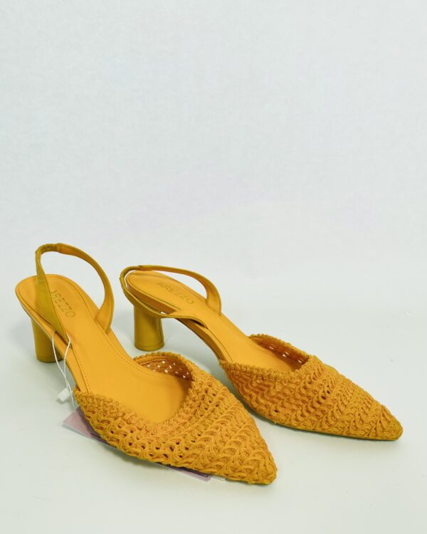Scarpin salto baixo laranja macramê AREZZO - 37 - VENDIDO SISTEMA OTO