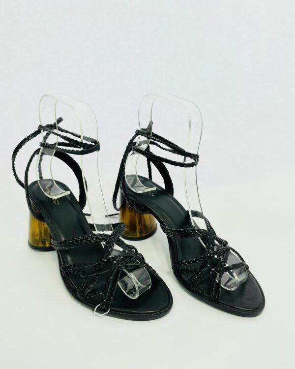 Sandália preta tiras trançadas e salto acrilico A.BRAND - 38 - VENDIDO SIST OTO