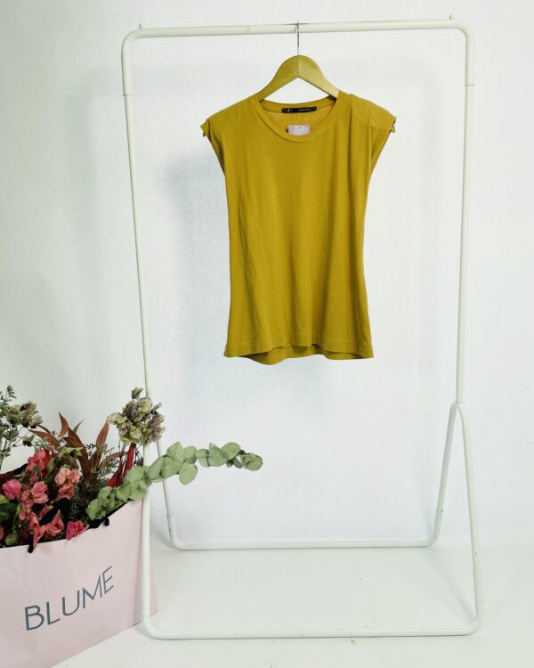 Blusa caramelo com ombreira MARIA FILÓ - P