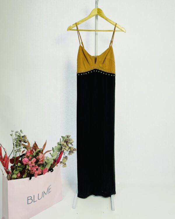 Vestido preto com busto marrom e taxas MARIA FILÓ - M *nunca usado* - VENDIDO SISTEMA OTO