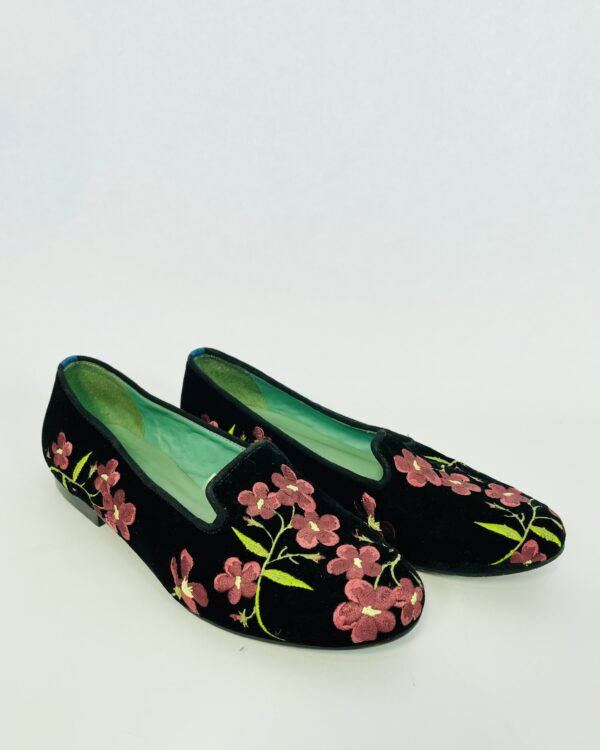 Mocassim veludo preto com flores bordadas BLUE BIRD - 37