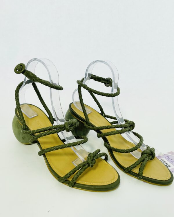 Sandália verde oliva tiras trançadas e salto redondo ANDREA MULLER - 36