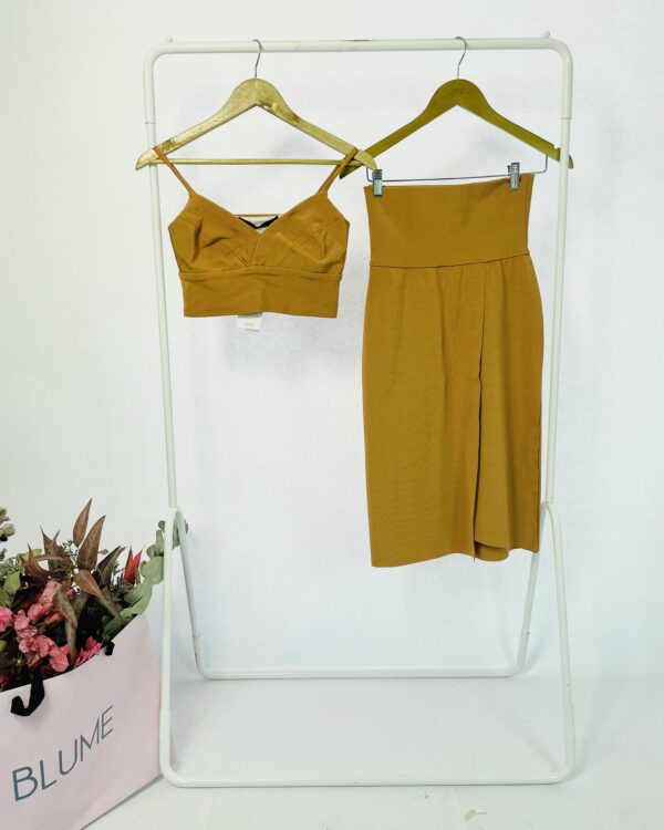 Conjunto cropped e saia midi de tricot terracota EVA - P