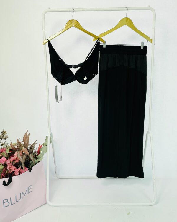 Conjunto top e Saia longa preta com a frente em paetê  OPEN - P *nunca usado*