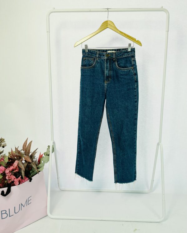 Calça jeans lavagem média barra desfiada LUCIDEZ - 36 - VENDIDO SISTEMA OTO