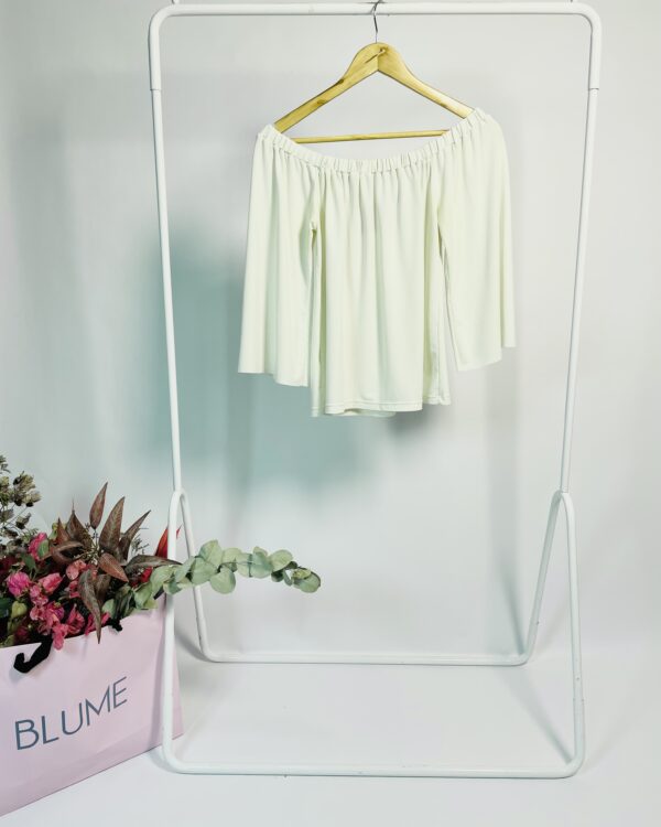 Blusa off white ombro a ombro ATEEN - PP