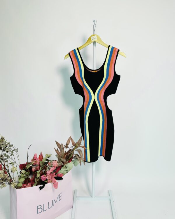 Vestido tricot curto preto com listras coloridas e recorte GINGER - M - VENDIDO SIST OTO