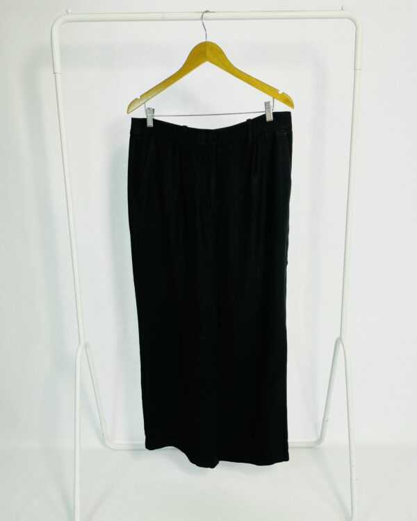 Calça preta alfaiataria 'New Roseli' NV - 42