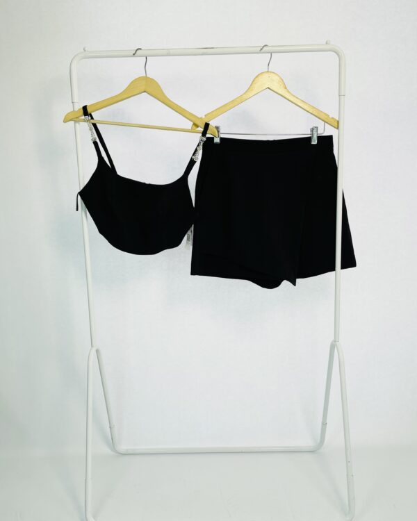 Conjunto cropped e short saia preto SKAZI - M