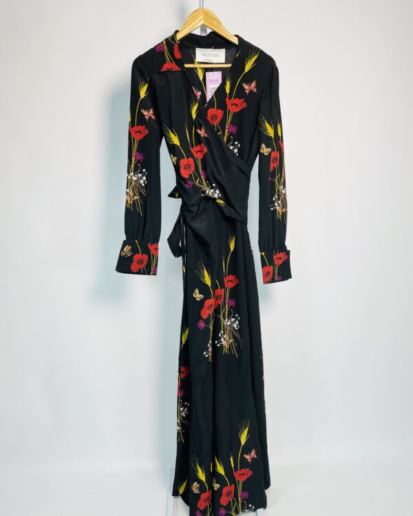 Macacão preto seda com transpasse e estampa VALENTINO - 42 - VENDIDO SISTEMA OTO