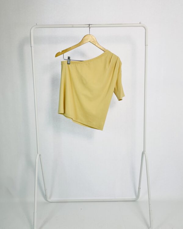 Blsua bege um ombro só ANIMALE - P - VENDIDO SISTEMA OTO