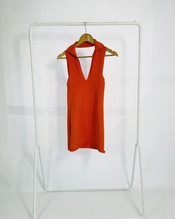 Vestido laranja tricot curto com detalhe nas costas OPEN - P