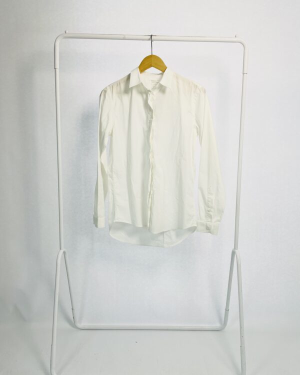 Camisa branca BÁSICO - P - VENDIDO SISTEMA OTO