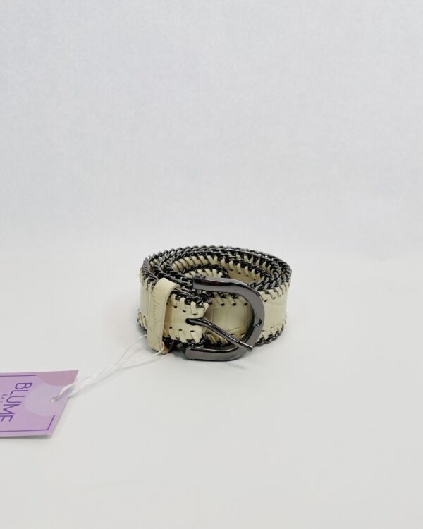 Cinto off white co detalhes prata NYBD - P - VENDIDO SISTEMA OTO