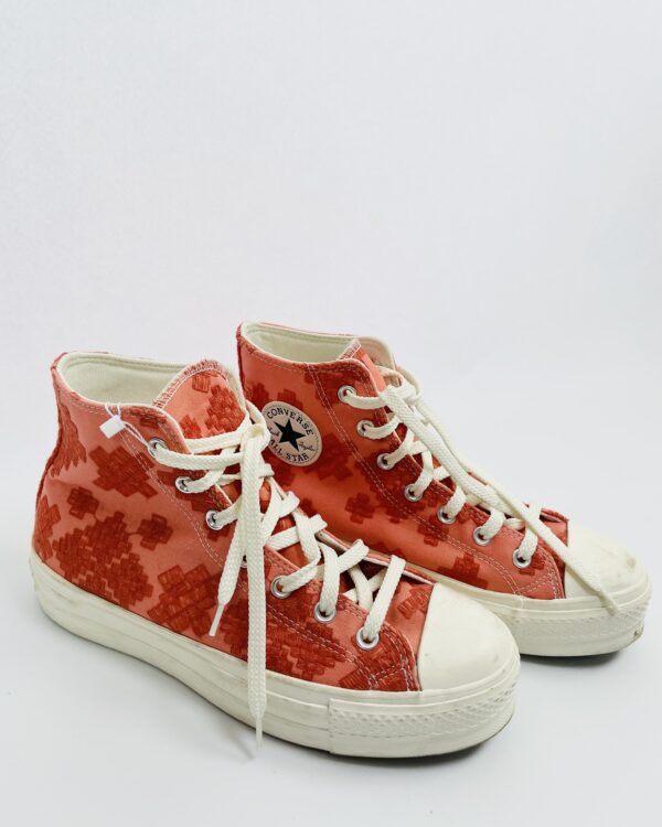 Tênis all star laranja com bordados cano médio CONVERSE - 38 - VENDIDO SISTEMA OTO