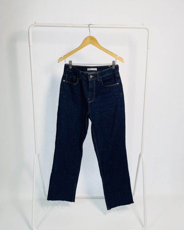 Calça jeans escuro com desfiado barra ZARA - 38 - VENDIDO SISTEMA OTO
