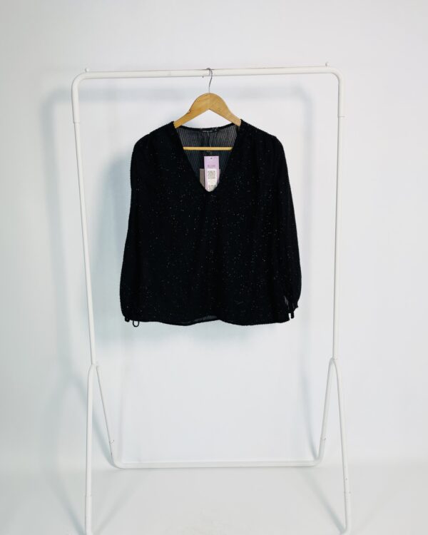 Blusa preta com brilhos manga longa e decote v LADO AVESSO - P *nunca usado* - VENDIDO SISTEMA OTO