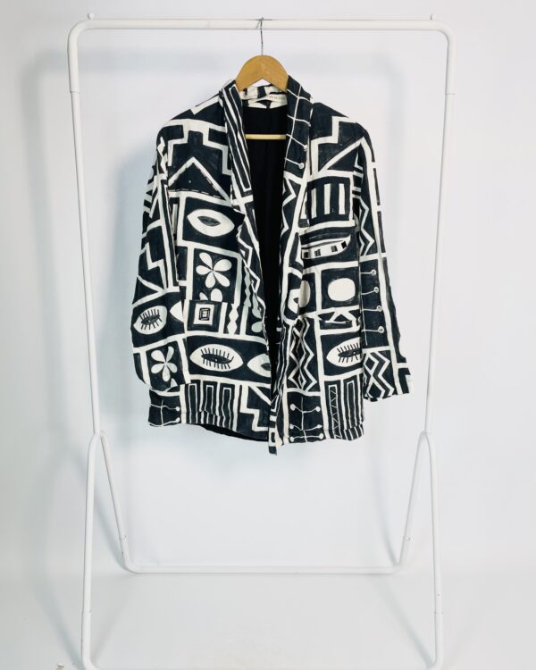 Blazer linho p&b com bordados WAIWAI + BETINA DE LUCA - PP