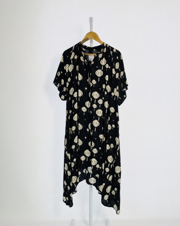 Chemise ampla seda preta com estampa bege BDLN - U