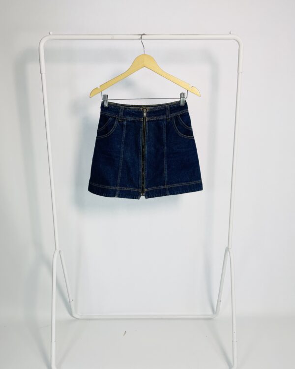 Saia curta jeans fecho na frente e pespontos DRESS TO - 36