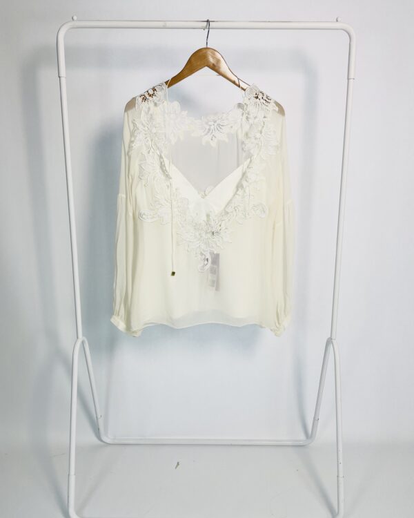 Bata seda off white com renda e forro de cetim AGILITÁ - 42 - VENDIDO SISTEMA OTO