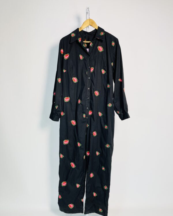 Macacão algodão preto com bordados vermelhos ANIMALE - 42 - VENDIDO SISTEMA OTO