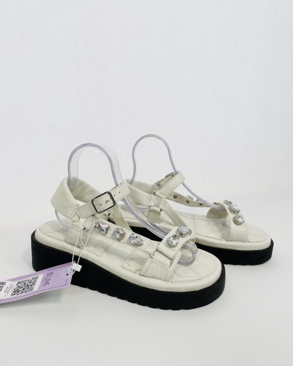 Papete branca com aplicação AREZZO - 36 - VENDIDO SISTEMA OTO