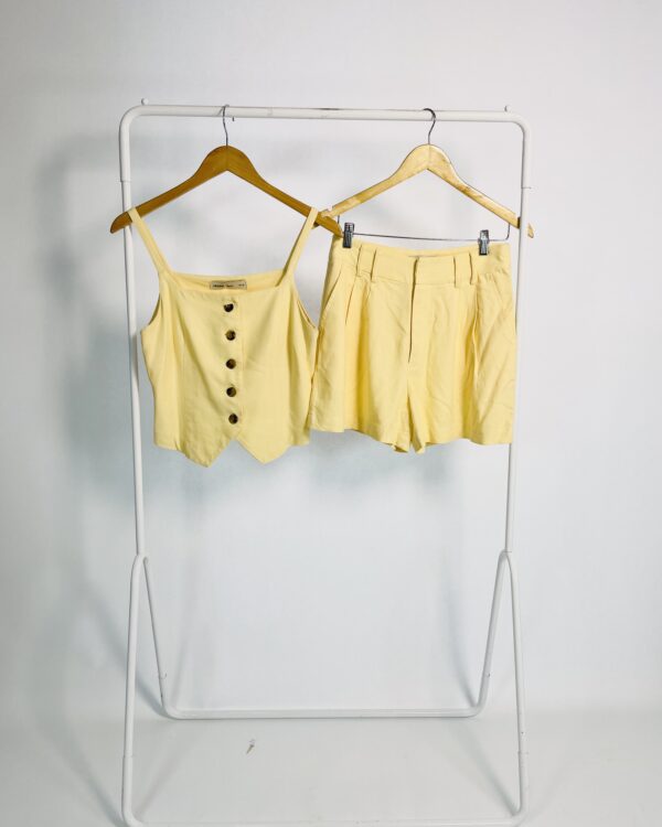 Conjunto regata cropped e short amarelo manteiga HERING - P - VENDIDO SISTEMA OTO