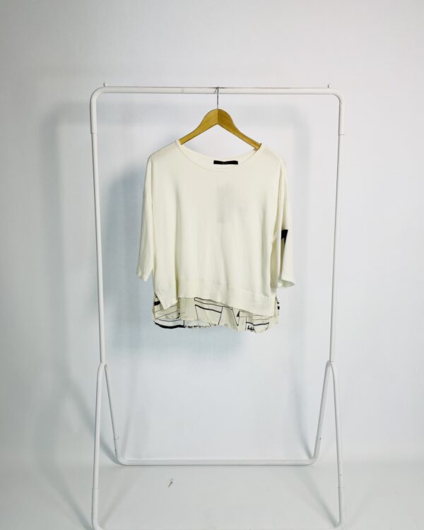 Blusa tricot off white mangas 3/4 estampado na barra ANIMALE - M - VENDIDO SISTEMA OTO