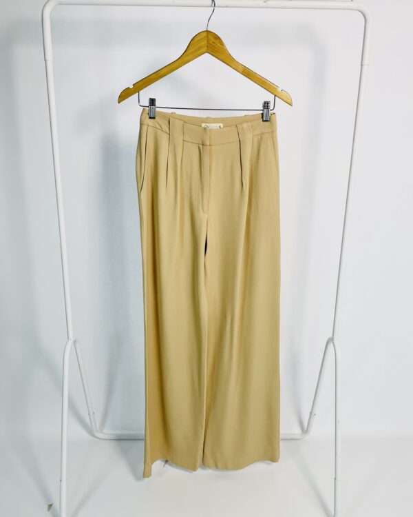 Calça (lovani) bege com pregas na frente NV - 32 - VENDIDO SISTEMA OTO