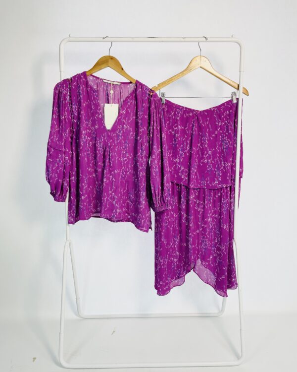 Conjunto bata e saia midi crepe roxo com estampa MARIA FILÓ - M *nunca usado* - VENDIDO SISTEMA OTO