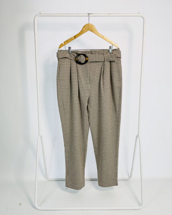 Calça xadrez tons de bege e marrom com cinto SHOULDER - 46 - VENDIDO SISETEMA OTO