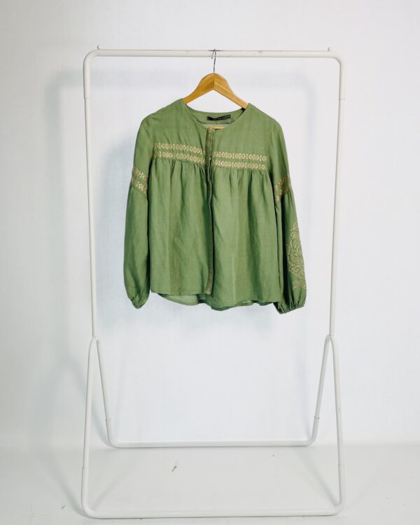 Bata linho verde com bordados bege MARIA FILÓ - PP - VENDIDO SIST OTO