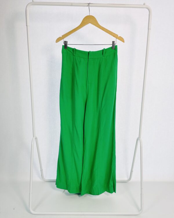 Calça pantalona verde com cinto faixa MARIA FILÓ - M