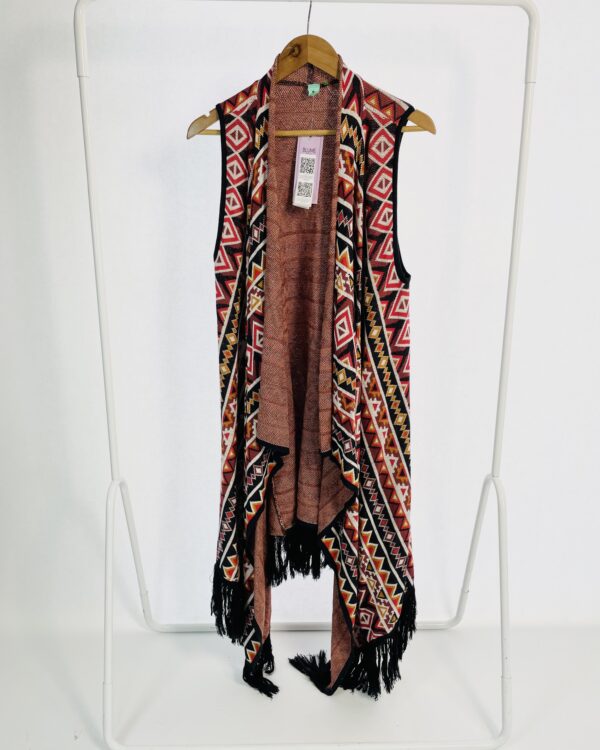 Kimono alongado assimetrico na barra estampa preta e vermelha colorida FARM - U - VENDIDO SISTEMA OTO