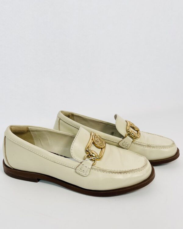Mocassim off white com detalhe dourado AREZZO - 35 - VENDIDO SISTEMA OTO
